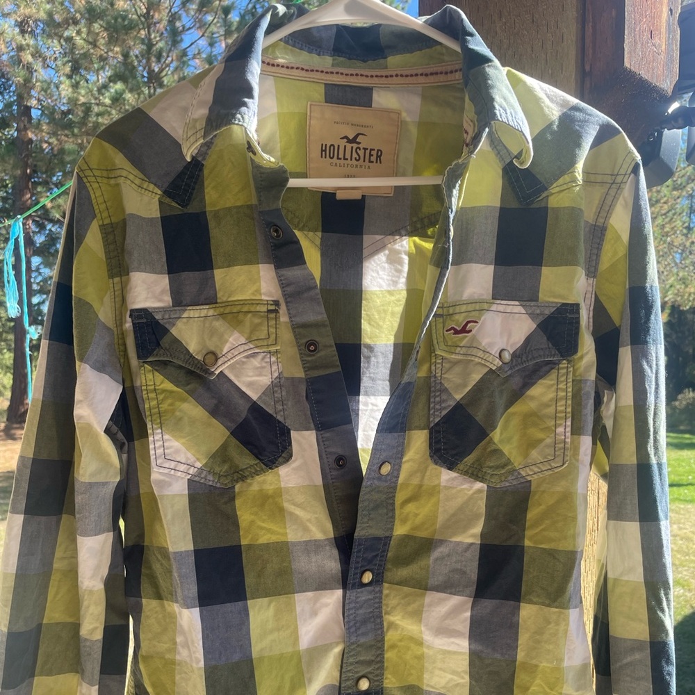 Hollister men’s button up shirt like new condition